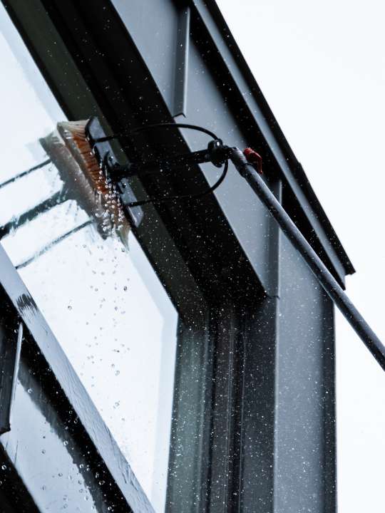 Exterior Window Cleaning High Windows