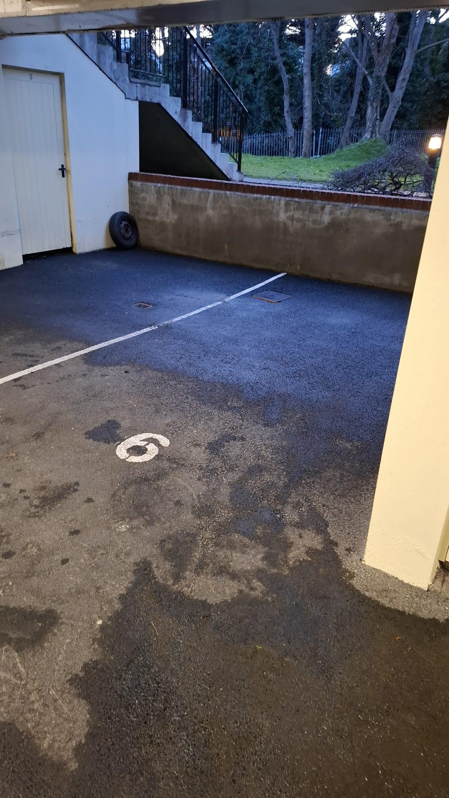 Power Washing Parking-spot Power Washing Parking-spot